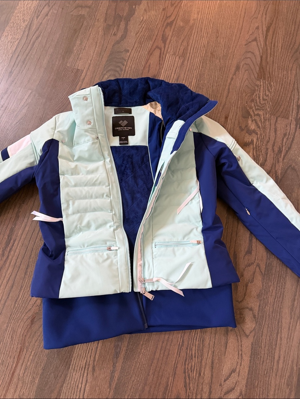 Obermeyer Women’s Navy and Light blue Ski Jacket